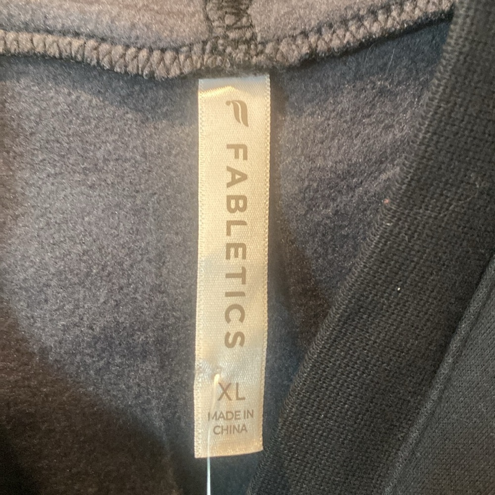 New Fabletics wrap scarf cardigan - Picture 4 of 5